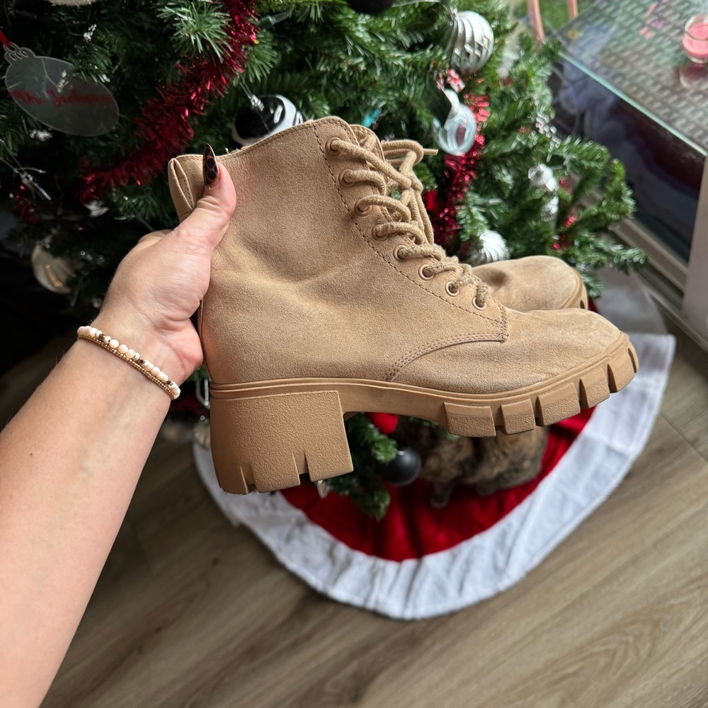 Chunky Lug Sole Suede Ankle Boots - Tan